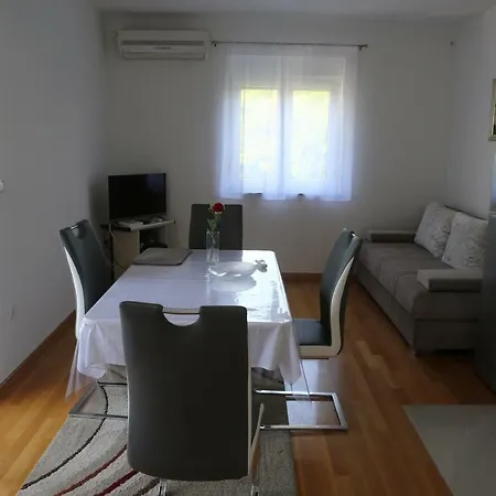 Edita Apartment *
