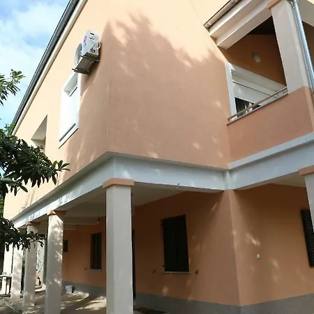 Edita Apartment *