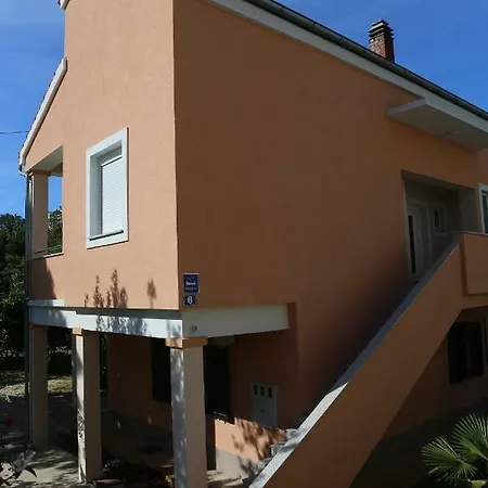 Apartament Edita *