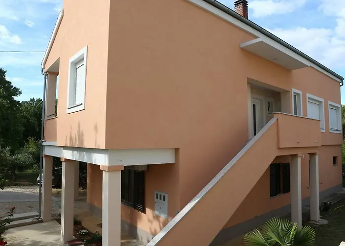 Edita شقة زادار